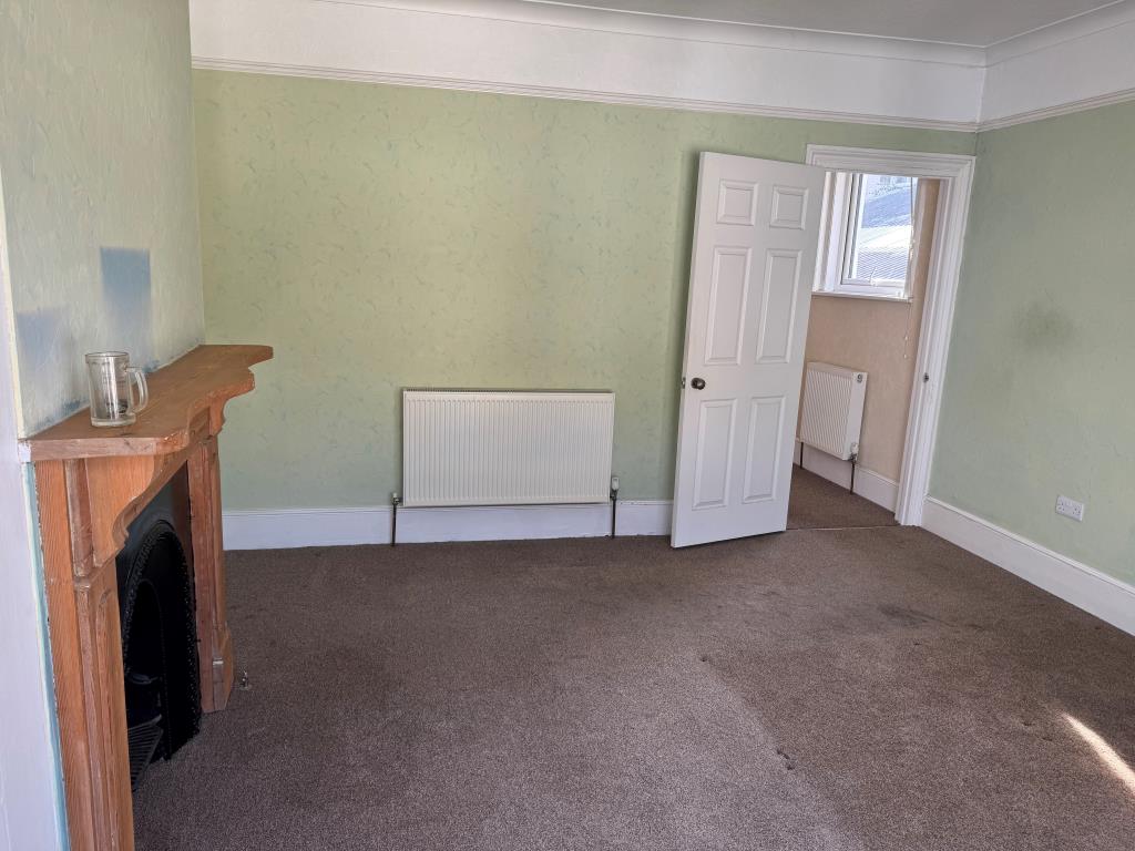 Lot: 108 - TOWN CENTRE HOUSE FOR INVESTMENT OR OWNER OCCUPATION - Looking Back at the Main Bedroom from the Front of the House